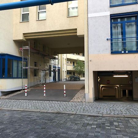 Sonnige Wohnung Im Zentrum Mit Terrasse U Tiefgarage - Netflix & Prime Leipzig Eksteriør bilde